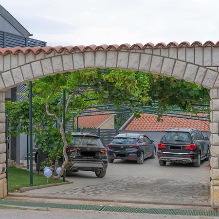 Ferienwohnung Irina Ližnjan Exterior foto